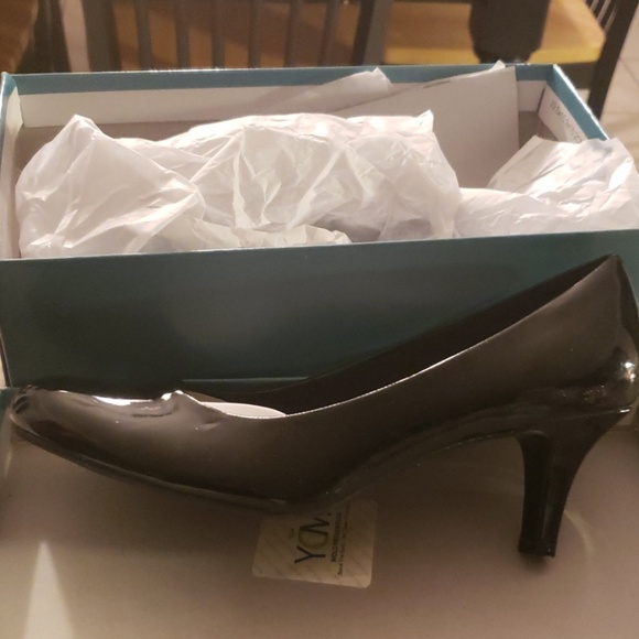 Heels - Picture 2 of 4